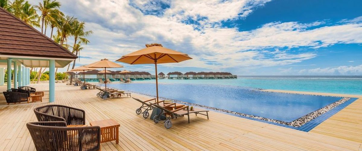 Sun Siyam Olhuveli Maldives Pool mit Meerblick