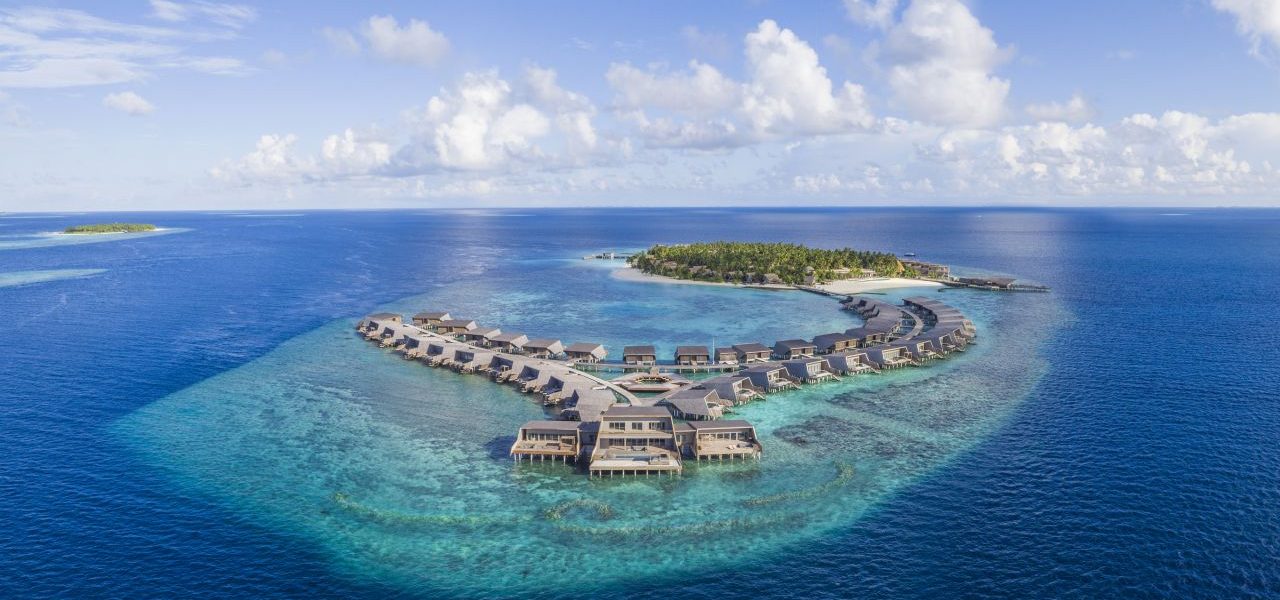The St. Regis Maldives Vommuli Resort Überwasser-Villen