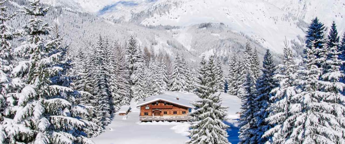 Tief verschneites Lechtal