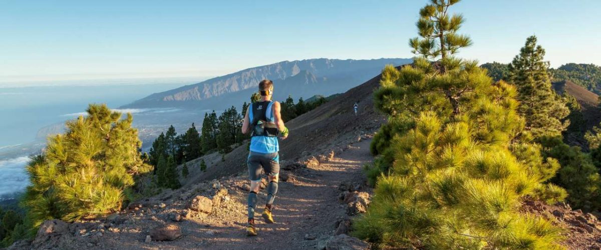 Trailrunner an der Küste von La Palma