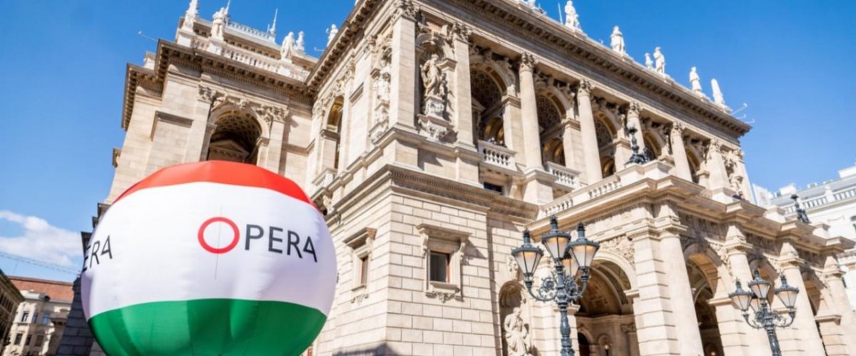 Ungarische Staatsoper im Sonnenlicht