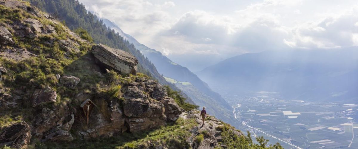 Wanderer auf dem Vinschgauer Höhenweg