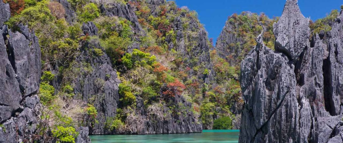 Wasser- und Felsenlandschaft auf Palawan