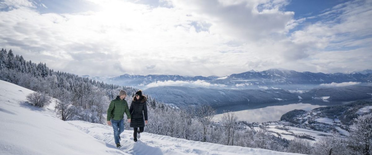 Winterwanderer am Millstätter See